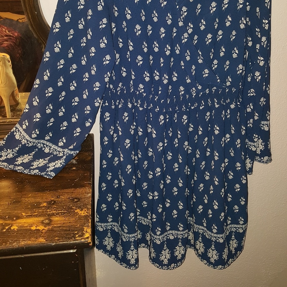 Dress - Picture 2 of 2